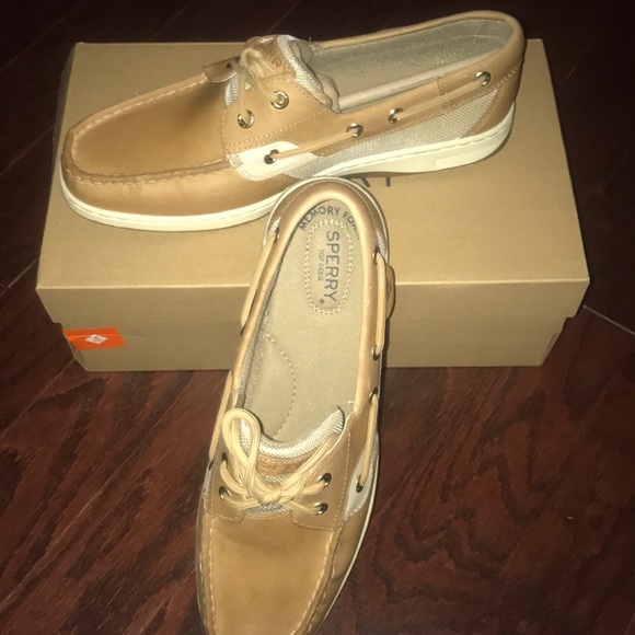 Shoes - NWT Sperry Boat Shoe